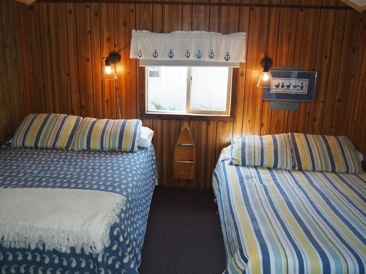 Sleeping Bear Riverside Cabins - Cabin #1 Honor Exterior foto